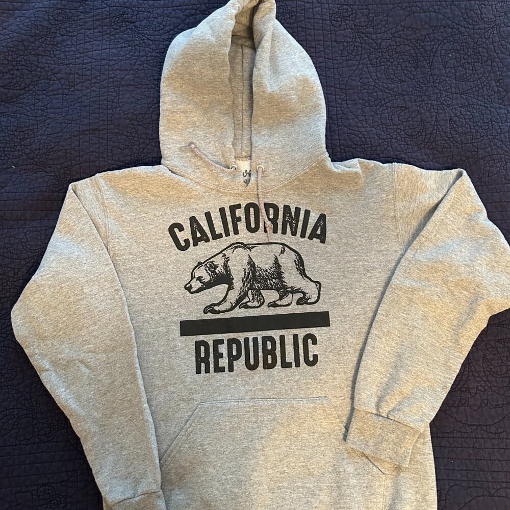 Bowery supply co gray hoodie bear California republic pull over size small